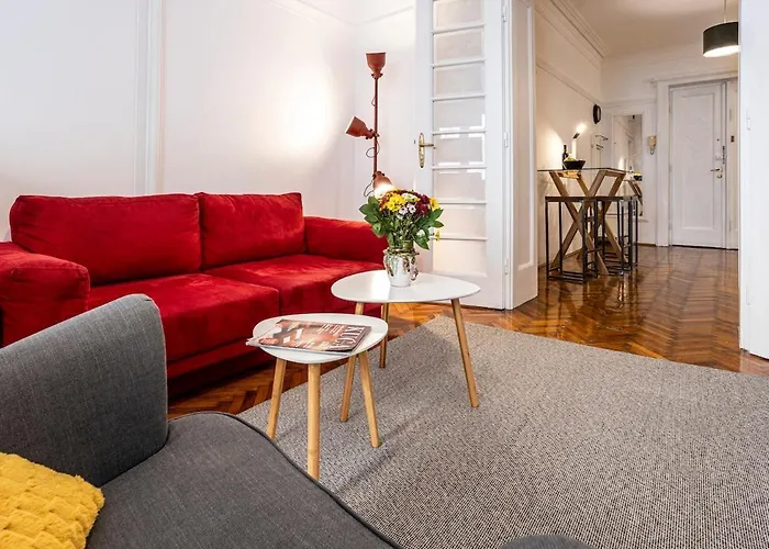 Elegant, Chique & Spacious Boho Loft