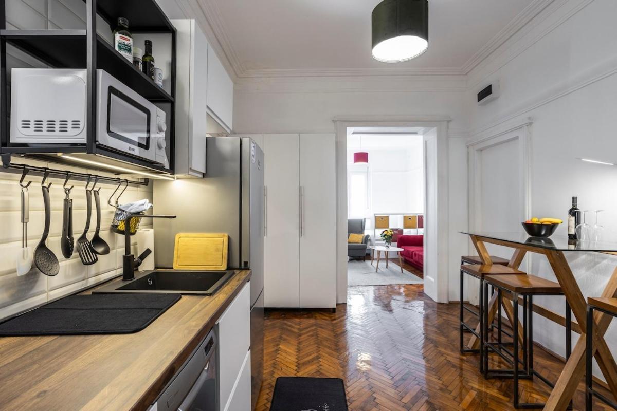 Apartment Elegant, Chique & Spacious Boho Loft Belgrade