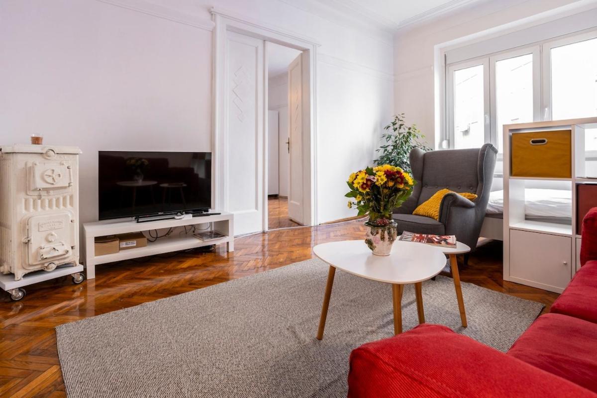 Elegant, Chique & Spacious Boho Loft Apartment